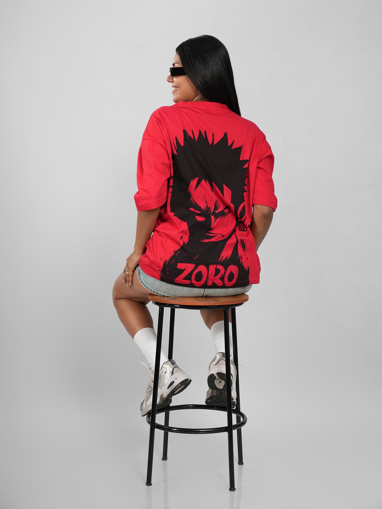 Pirate Hunter Oversized T-Shirt – Blade Glare | Red | Qurrito