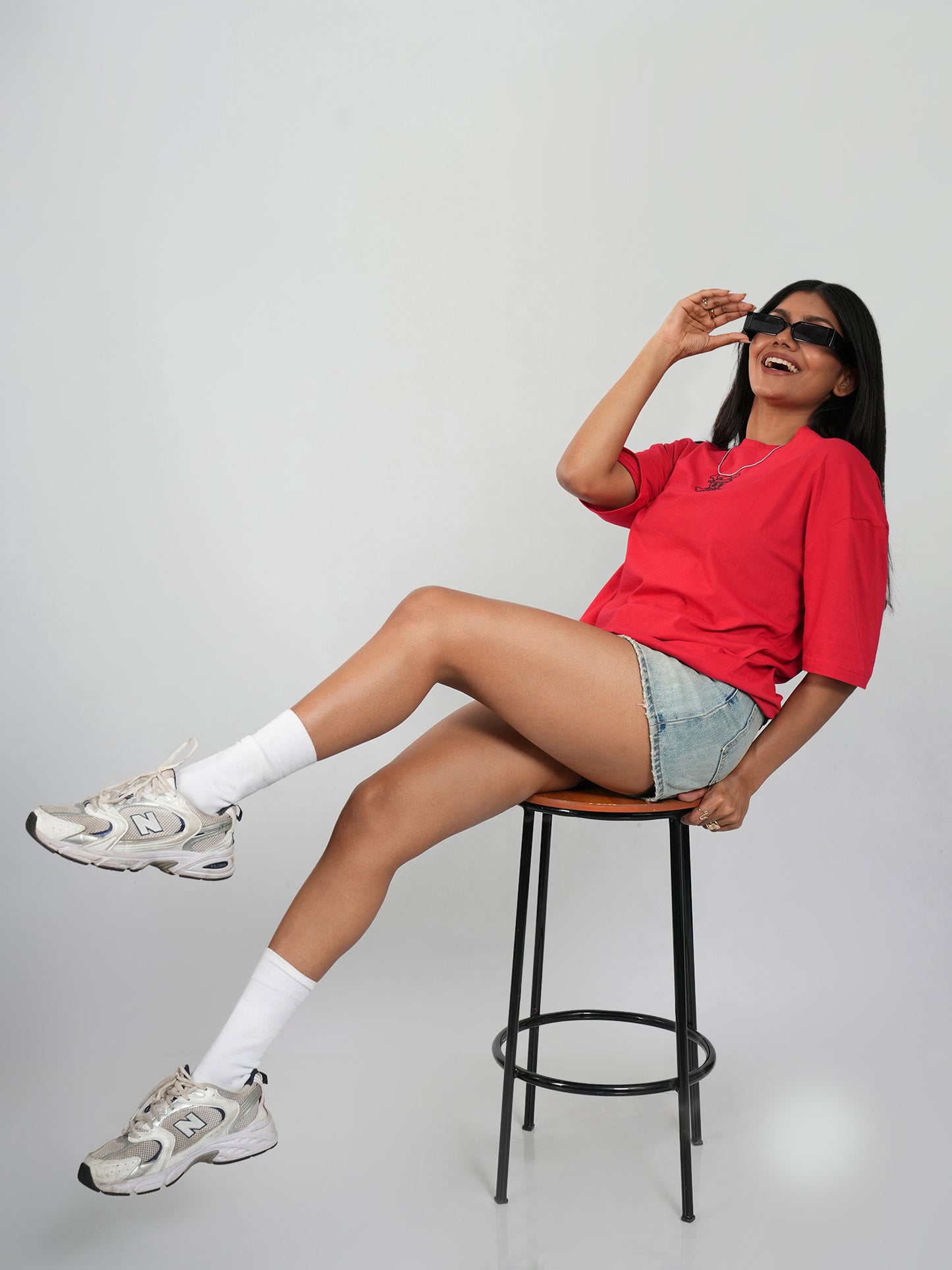 Pirate Hunter Oversized T-Shirt – Blade Glare | Red | Qurrito